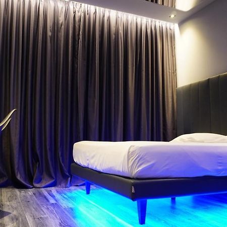 2LeoniMHotel Città Sant'Angelo Esterno foto