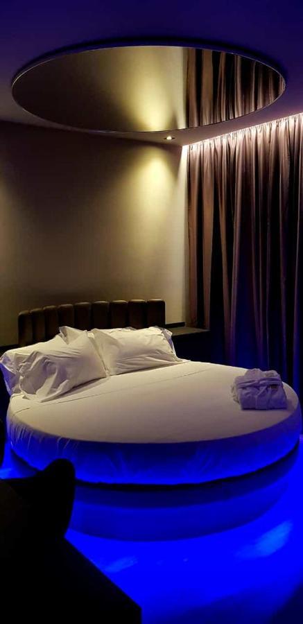 2LeoniMHotel Città Sant'Angelo Esterno foto