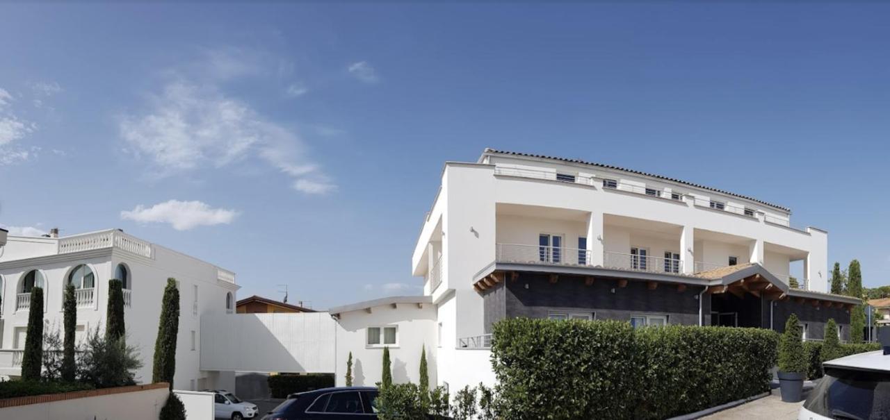 2LeoniMHotel Città Sant'Angelo Esterno foto