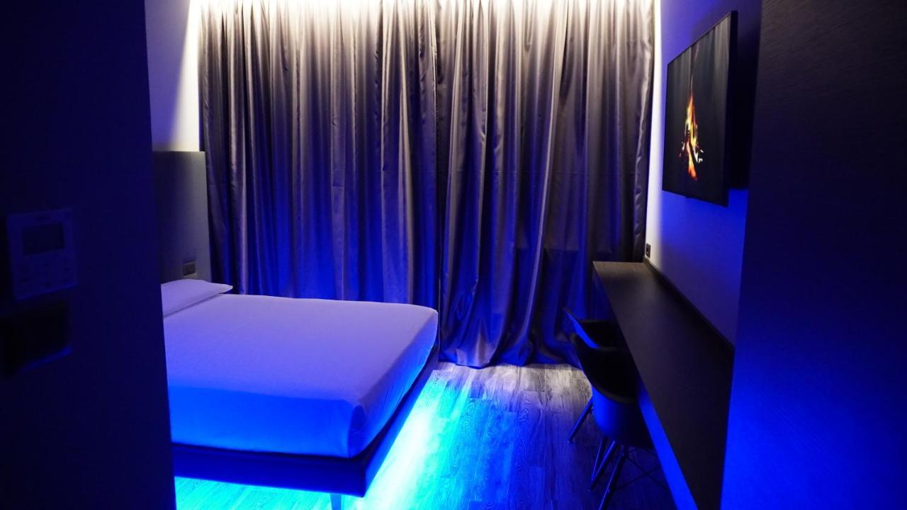 2LeoniMHotel Città Sant'Angelo Esterno foto