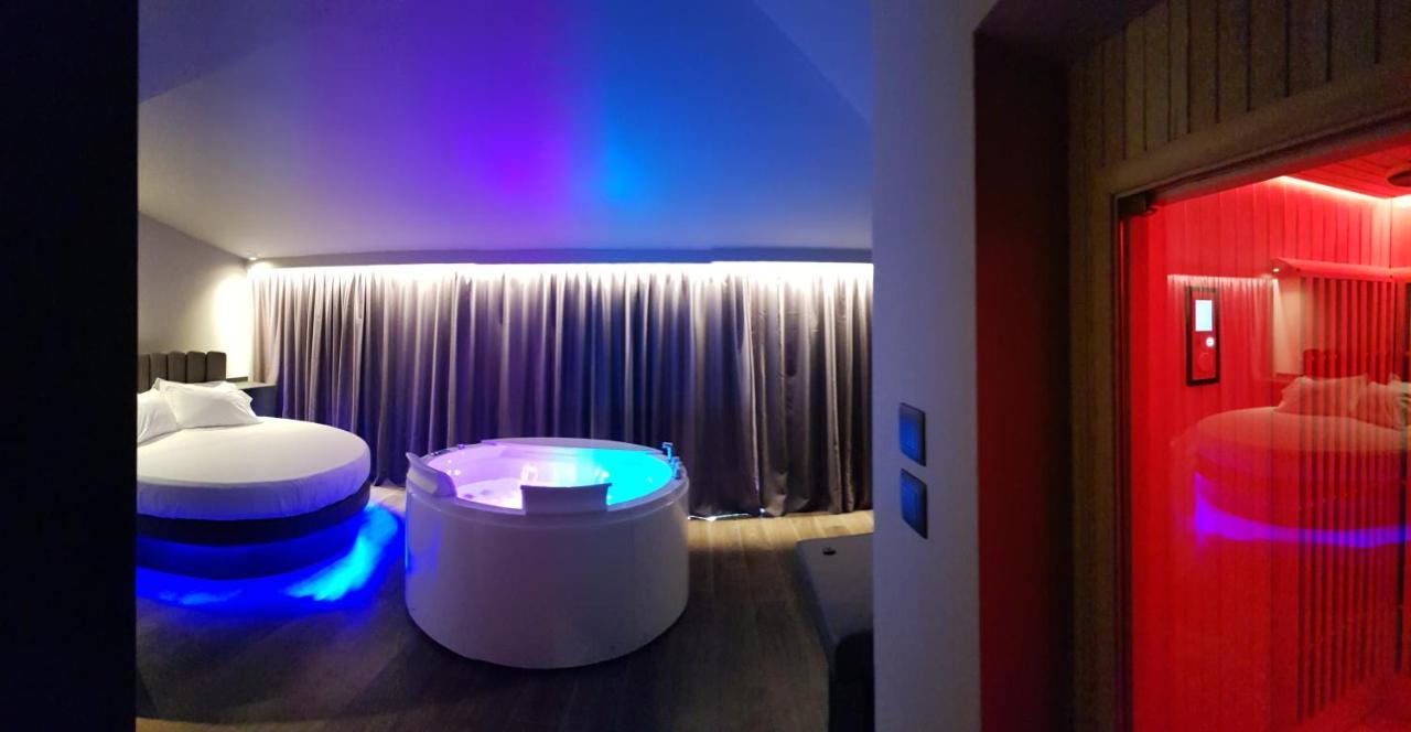 2LeoniMHotel Città Sant'Angelo Esterno foto